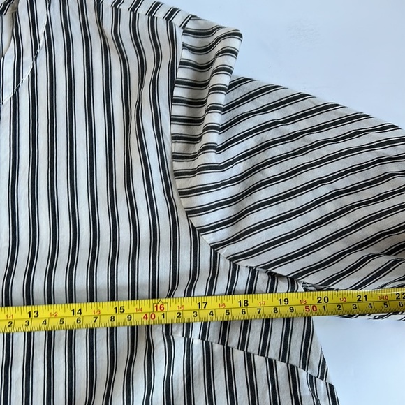 Madewell button-down bell sleeves and band collar gray stripe - Picture 14 of 16